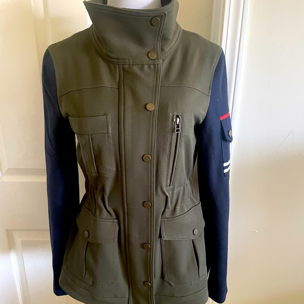 Gorgeous Veronica Beard military style 2-tone jacket